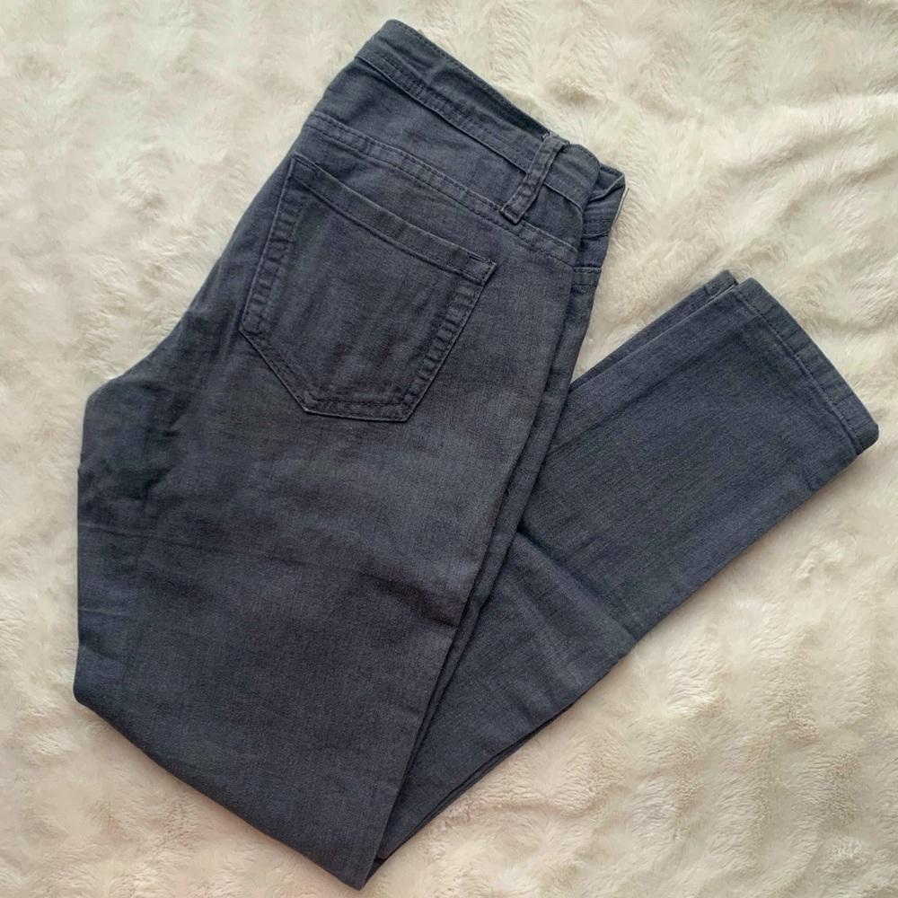 FOREVER21 gray skinny ankle length mid rise jeans 26